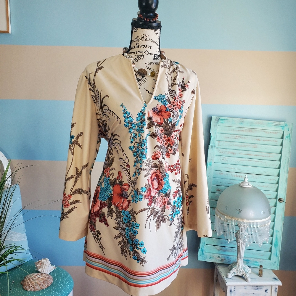 16.  Lady Winn Floral Tunic Top